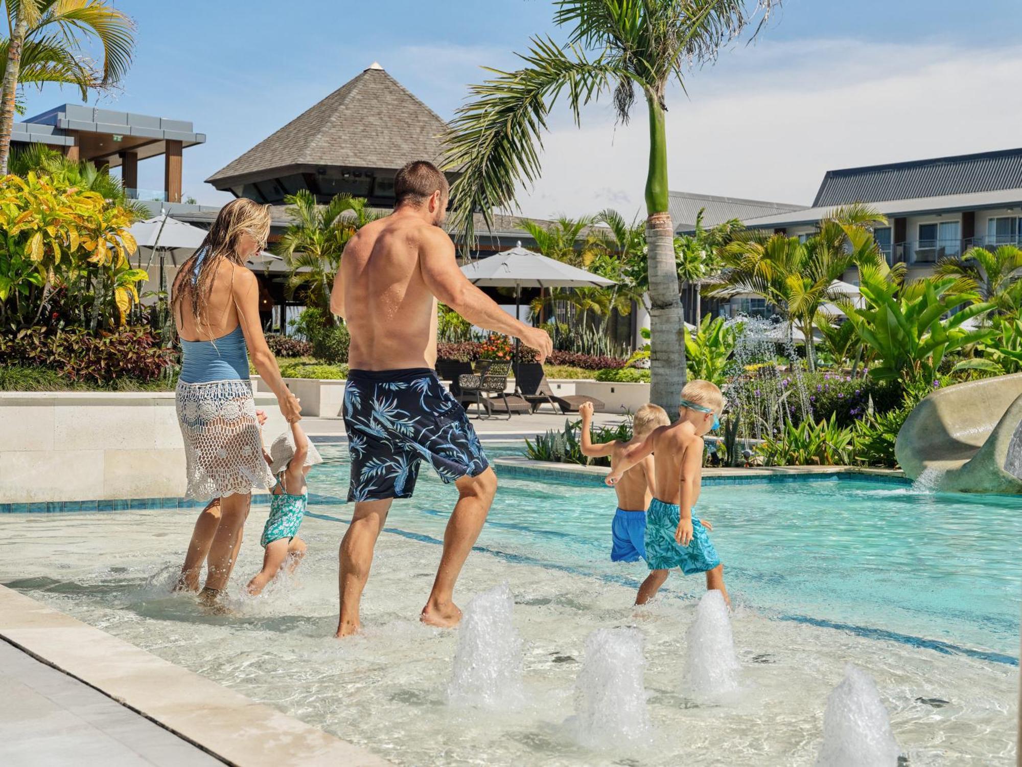 Crowne Plaza Fiji Nadi Bay Resort & Spa, An Ihg Hotel Екстер'єр фото
